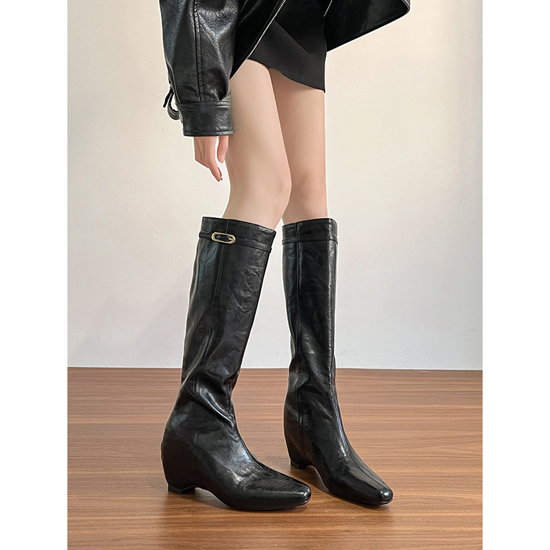 Womens Black High-top Boots With Buckles And A Hidden Heel photo 6