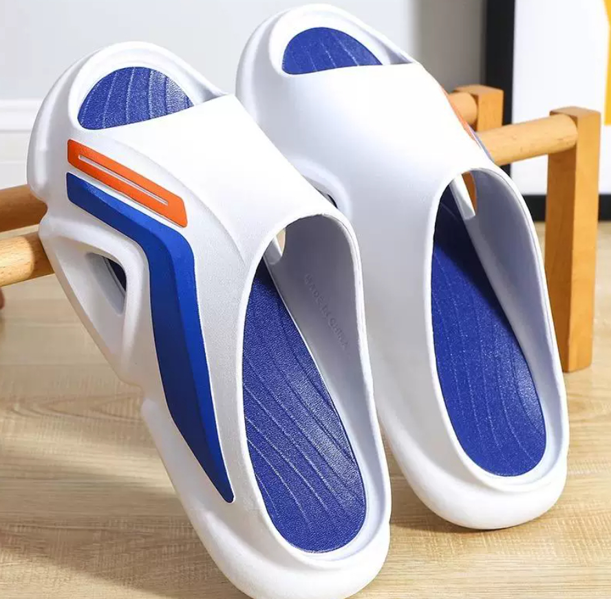 Slippers For Men In Summer Feel Like Stepping On Poop Slip Resistant When Worn Outside photo 2
