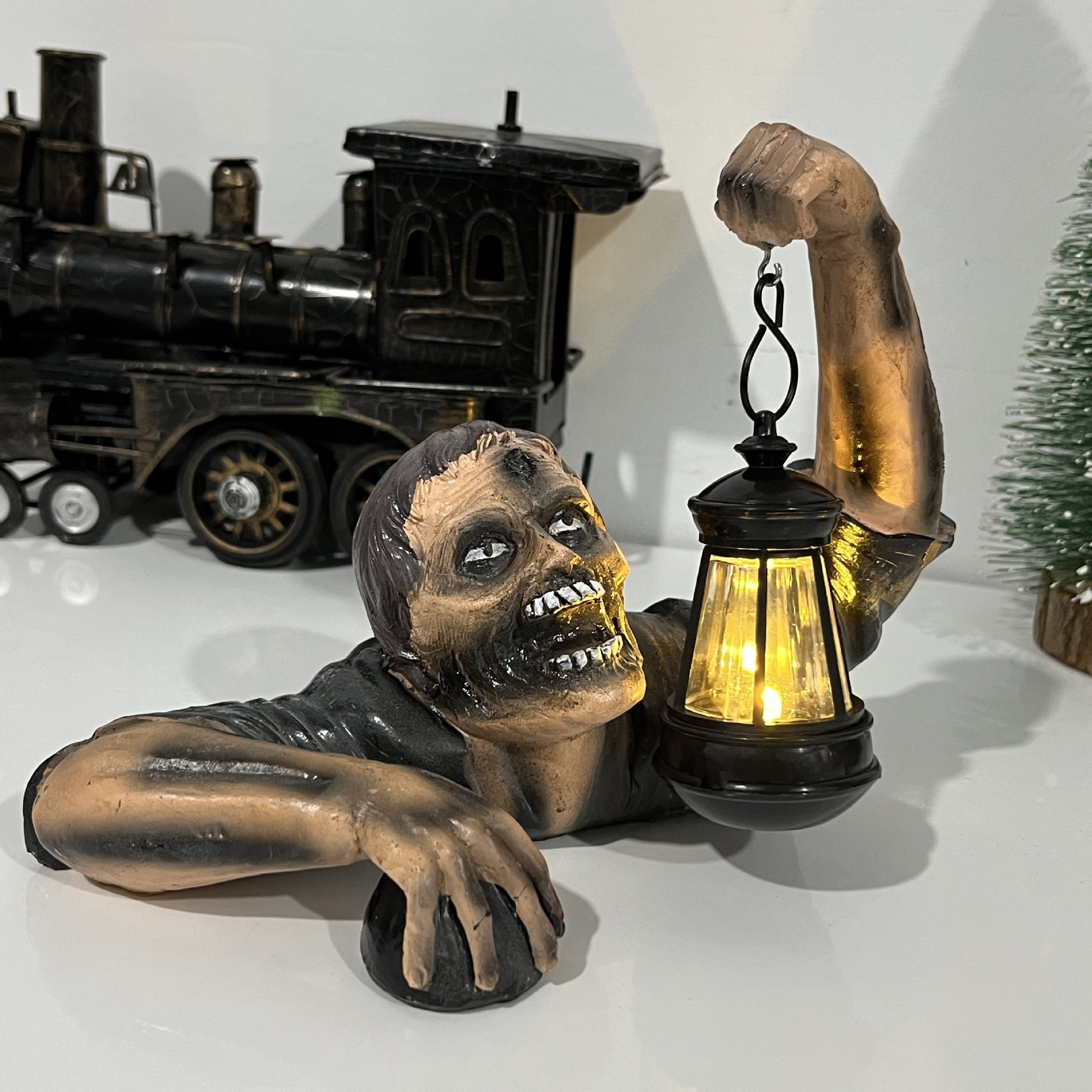 Creative Zombie Garden Decorative Lamp photo 5