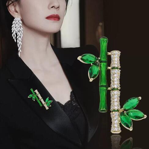 Women's Double-flute Rhinestone Brooch photo 4