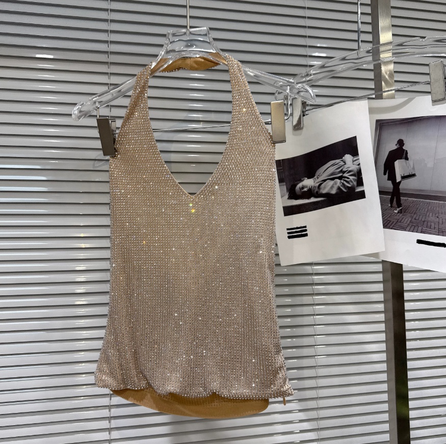 Arrival Performance Runway V-Neck Rhinestone Halter Vest Elaborately Crafted Hip-Hugging Skirt Set photo 2