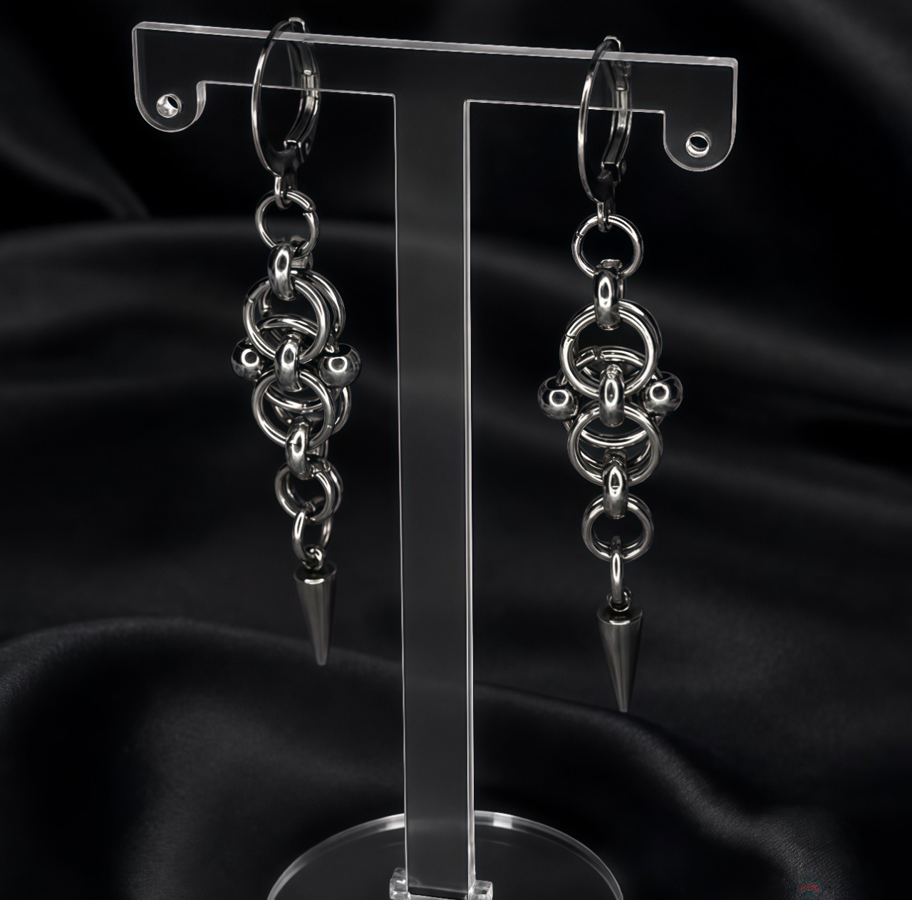 European And American Pointed Rivet Earrings photo 2